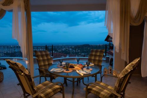 발코니/테라스, Amazing view with huge balcony in 베리아 발코니/테라스, Amazing view with huge balcony in 베리아
