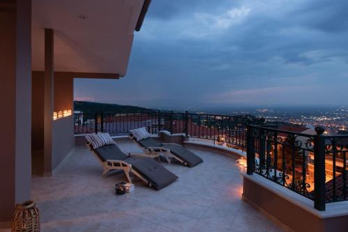 발코니/테라스, Amazing view with huge balcony in 베리아 발코니/테라스, Amazing view with huge balcony in 베리아