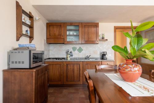 Kitchen, Vernaccia Country house in Tavarnelle in Val di Pesa Kitchen, Vernaccia Country house in Tavarnelle in Val di Pesa