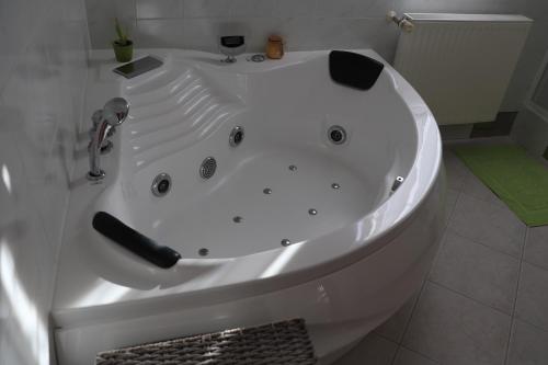 Nyugi-Lak in Lipót Nyugi-Lak in Lipót