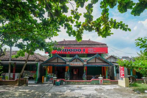 숙소 외관, Hotel Widodo 1 Parangtritis RedPartner in 파랑트리티스 숙소 외관, Hotel Widodo 1 Parangtritis RedPartner in 파랑트리티스