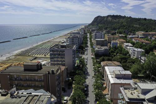 Beach, Amadei Hotel Promenade in Pesaro Beach, Amadei Hotel Promenade in Pesaro