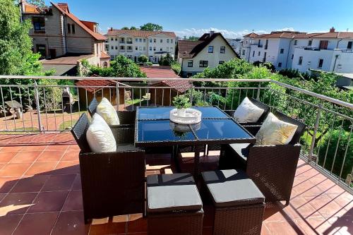 Balkon/Terrasse, MyHome Ruegen - Haus Sonnenmeer in Ostseebad Sellin Balkon/Terrasse, MyHome Ruegen - Haus Sonnenmeer in Ostseebad Sellin