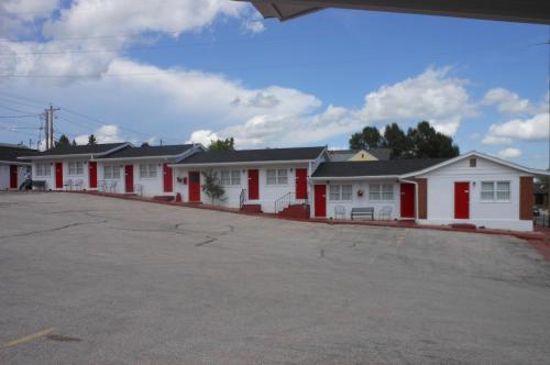 A szálláshely kívülről, Rocket Motel in Custer A szálláshely kívülről, Rocket Motel in Custer