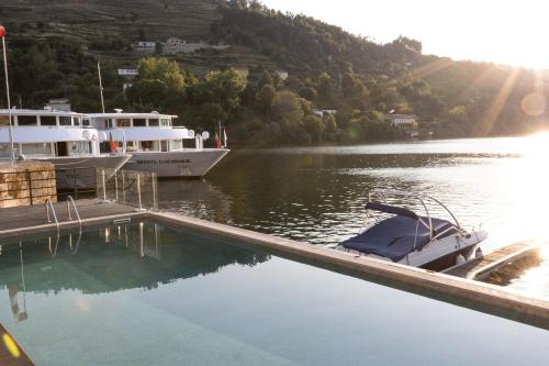 Douro Hotel Porto Antigo in ซินฟาเอส Douro Hotel Porto Antigo in ซินฟาเอส