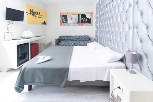 Atelierhotel Design in Gardone Riviera Atelierhotel Design in Gardone Riviera