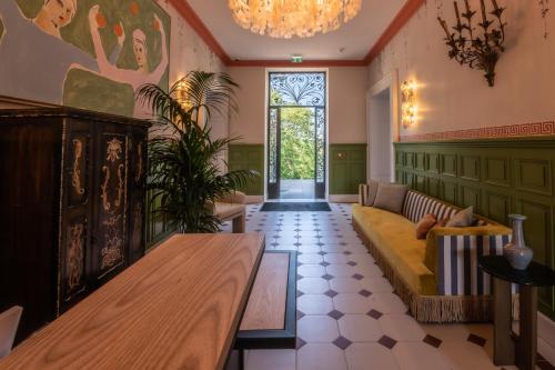 Lobby, Chateau de Fiac - Luxurious Hotel & Spa in Viterbe Lobby, Chateau de Fiac - Luxurious Hotel & Spa in Viterbe