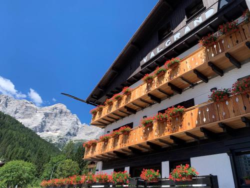 Exterior view, Hotel Valgranda Wellness & Spa in Zoldo Alto Exterior view, Hotel Valgranda Wellness & Spa in Zoldo Alto