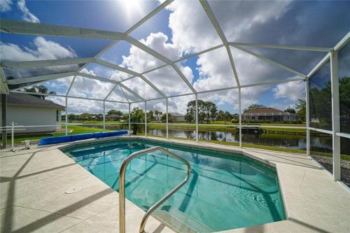 Exterior view, Bella Vista - Private Villa with heated pool - sleeps 6 in Rotonda West (FL) Exterior view, Bella Vista - Private Villa with heated pool - sleeps 6 in Rotonda West (FL)