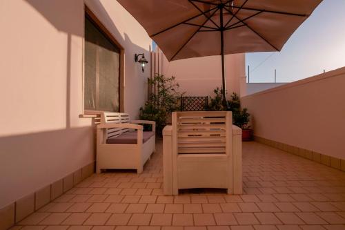 Balcony/terrace, Bed and Breakfast Cairoli Exclusive Room in San Pietro Vernotico Balcony/terrace, Bed and Breakfast Cairoli Exclusive Room in San Pietro Vernotico