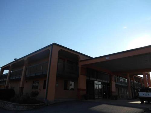 Bejárat, AmeriStay Inn in St. Joseph (MO) Bejárat, AmeriStay Inn in St. Joseph (MO)