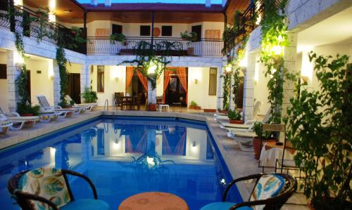 Swimming pool, Han Dalyan Hotel in Dalyan Swimming pool, Han Dalyan Hotel in Dalyan