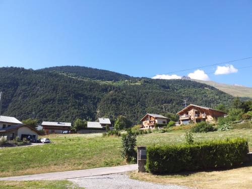 Tres bel appartement dans une maison avec SPA in Seez Tres bel appartement dans une maison avec SPA in Seez