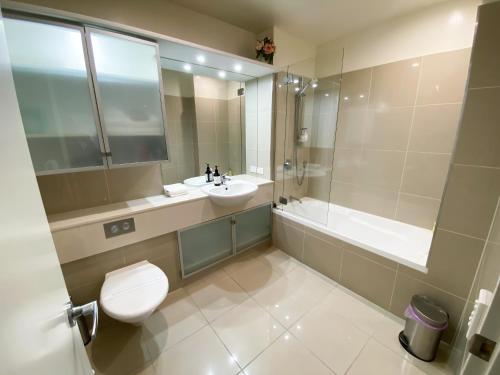 Picton Waterfront Apartments in Picton Picton Waterfront Apartments in Picton