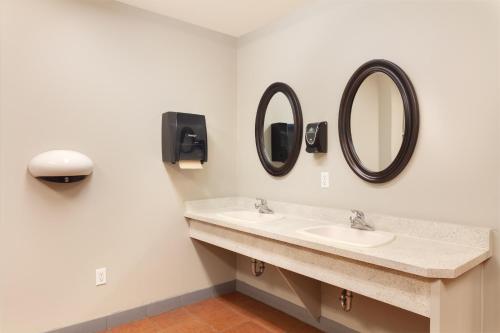 حمام, Samesun Kelowna in كيلونا حمام, Samesun Kelowna in كيلونا