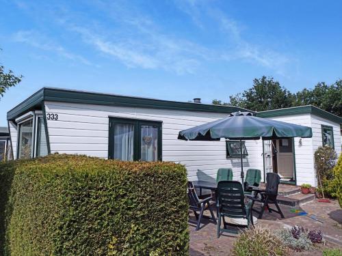 Chalet Drenthe huren! Ruime modern ingerichte 4-persoons Chalet in het hart van bosrijk Drenthe! Gen in Schoonloo Chalet Drenthe huren! Ruime modern ingerichte 4-persoons Chalet in het hart van bosrijk Drenthe! Gen in Schoonloo