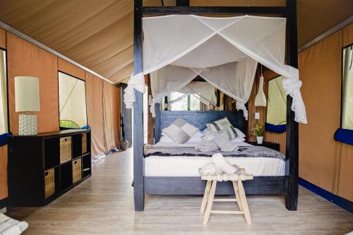 Turtle Bay Lodge in Luganville Turtle Bay Lodge in Luganville