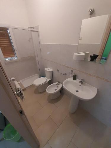 Bathroom, CTA Catania Aeroporto fontanarossa reception h24 in Fontanarossa Bathroom, CTA Catania Aeroporto fontanarossa reception h24 in Fontanarossa