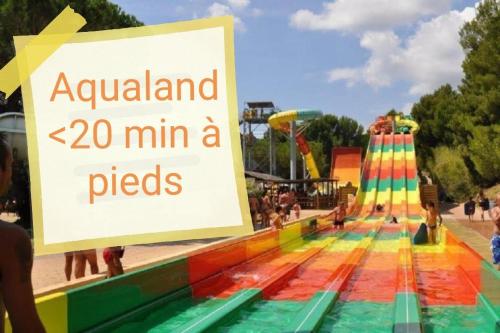 Maison familiale Jardin parking, 10 min plage, 1* in La Bourrasque Maison familiale Jardin parking, 10 min plage, 1* in La Bourrasque