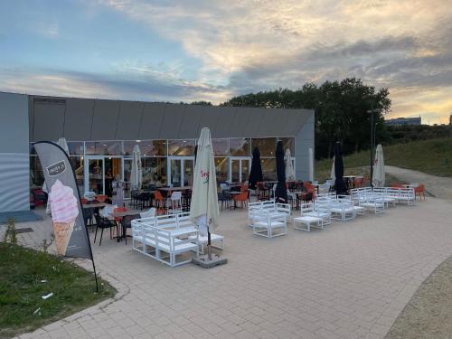 餐廳, Hotel Acropolis " Op het sportiefste park van de kust " in 米德爾凱爾克 餐廳, Hotel Acropolis " Op het sportiefste park van de kust " in 米德爾凱爾克