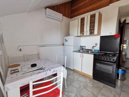 Kitchen, Apartman Kosta in Utjeha Kitchen, Apartman Kosta in Utjeha