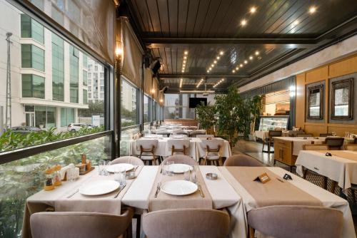 Restoran, Park Inn by Radisson Istanbul Atasehir in Umraniye Restoran, Park Inn by Radisson Istanbul Atasehir in Umraniye