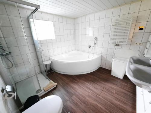 Bathroom, Ferienhaus Erzgebirge in Marienberg Bathroom, Ferienhaus Erzgebirge in Marienberg