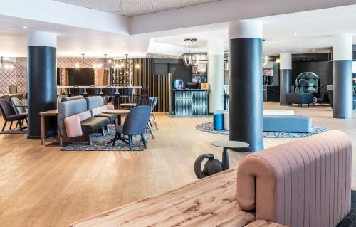 Vestíbulo, Novotel Marne La Vallee Noisy Le Grand Hotel in Noisy Le Grand Vestíbulo, Novotel Marne La Vallee Noisy Le Grand Hotel in Noisy Le Grand