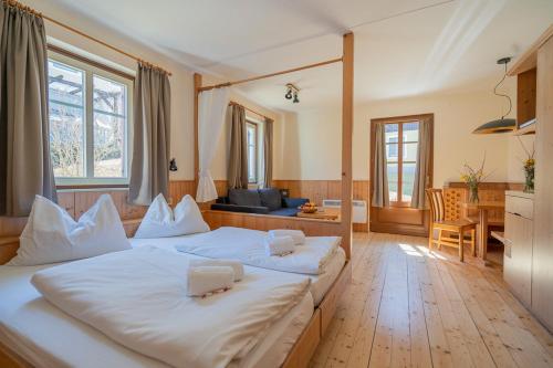 Theater- und Feriendorf Konigsleitn GmbH in Litschau Theater- und Feriendorf Konigsleitn GmbH in Litschau