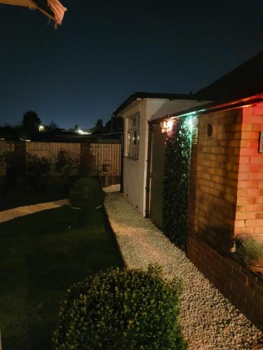 Sally's bed and breakfast in Luton Airport Sally's bed and breakfast in Luton Airport
