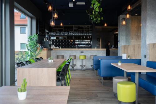Pub/salong, ibis budget Oostende airport in Ostende Pub/salong, ibis budget Oostende airport in Ostende