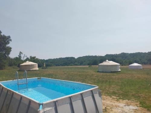 Swimming pool, Yourtes Lacroutz in Amou Swimming pool, Yourtes Lacroutz in Amou