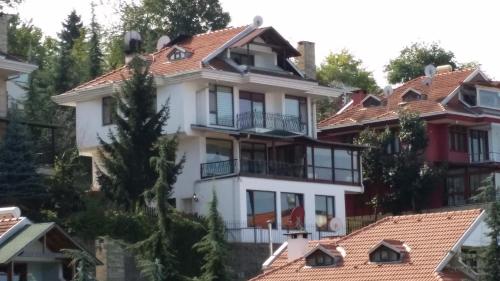 This photo about Villa Dekar shared on HyHotel.com