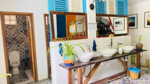 Ванная комната, Hotel De Condor in Côn Đảo Islands Ванная комната, Hotel De Condor in Côn Đảo Islands