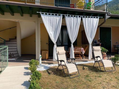 Garden, Iseo Lake apartment in Sulzano Garden, Iseo Lake apartment in Sulzano