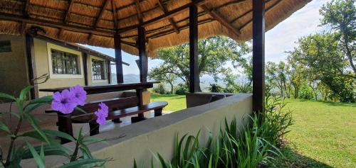 Wide Horizons Mountain Retreat in Malkerns Wide Horizons Mountain Retreat in Malkerns