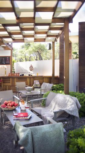 ผับ/เลาจน์, โรงแรมออร์ตุงซ์ ซุนดา ไอส์แลนด์ (Ortunc Hotel Cunda Island) in อยวาลิค ผับ/เลาจน์, โรงแรมออร์ตุงซ์ ซุนดา ไอส์แลนด์ (Ortunc Hotel Cunda Island) in อยวาลิค