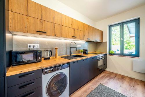 ห้องครัว, Villa Uno Balaton in บาลาตันเคเนสเซ่ ห้องครัว, Villa Uno Balaton in บาลาตันเคเนสเซ่