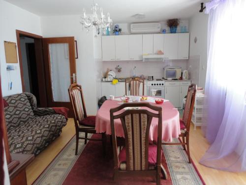 مطبخ, Wisteria in تيفات مطبخ, Wisteria in تيفات