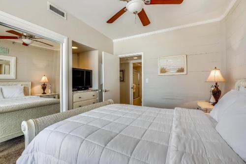 East Pass Towers 305 Condo near Destin Harbor Boardwalk East Pass Towers 305 Condo near Destin Harbor Boardwalk