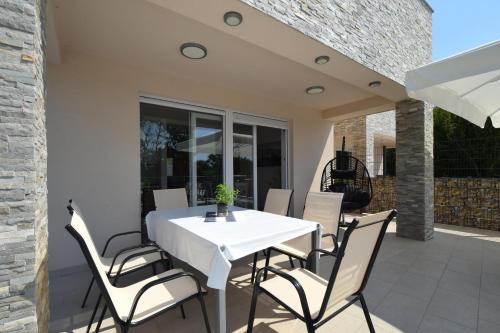 ทางเข้า, Villa Sara in บารุซิซี ทางเข้า, Villa Sara in บารุซิซี