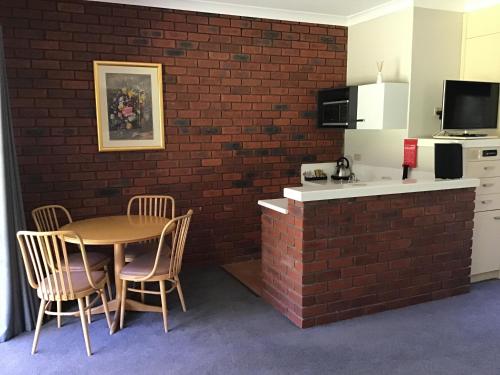 Fairway Views Motor Inn in Tocumwal Fairway Views Motor Inn in Tocumwal