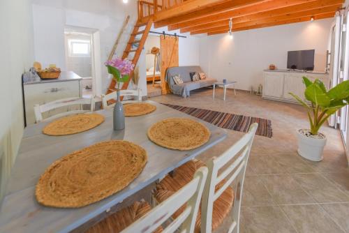 Merabello Beach House in Posidonio Merabello Beach House in Posidonio