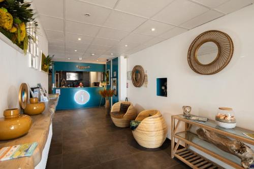 Lobby, Hotel Restaurant Splendid Camargue in Le Grau-du-Roi Lobby, Hotel Restaurant Splendid Camargue in Le Grau-du-Roi