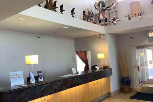 大堂, 溫德姆貝蒙特套房酒店 (Baymont Inn & Suites by Wyndham) in 霍爾布魯克 (AZ) 大堂, 溫德姆貝蒙特套房酒店 (Baymont Inn & Suites by Wyndham) in 霍爾布魯克 (AZ)