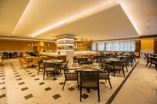 Makanan dan Minuman, Johari Rotana in Dar-Es-Salaam Makanan dan Minuman, Johari Rotana in Dar-Es-Salaam