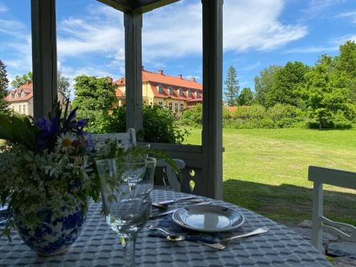 花園, Oleru muiža (Oleru muiza) in 瓦爾米耶拉 花園, Oleru muiža (Oleru muiza) in 瓦爾米耶拉