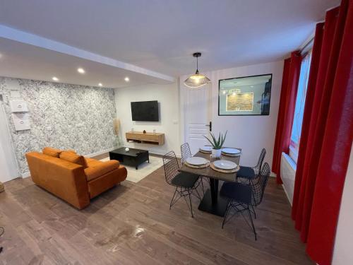 טרקלין, Le Jardin Niortais - Hyper centre- proche gare - Paisible - Grand Jardin privé, WIFI HD -NETFLIX (Le Jardin Niortais - Hyper centre- proche gare - Paisible - Grand Jardin prive, WIFI HD -NETFLIX) in Niort טרקלין, Le Jardin Niortais - Hyper centre- proche gare - Paisible - Grand Jardin privé, WIFI HD -NETFLIX (Le Jardin Niortais - Hyper centre- proche gare - Paisible - Grand Jardin prive, WIFI HD -NETFLIX) in Niort