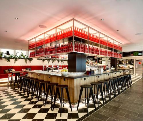 Bar/lounge, citizenM London Victoria Station in Westminster Bar/lounge, citizenM London Victoria Station in Westminster