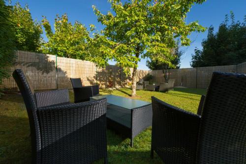 정원, 베스트웨스턴 르 방시 루아르 밸리 (Best Western Le Vinci Loire Valley) in 앙부아즈 정원, 베스트웨스턴 르 방시 루아르 밸리 (Best Western Le Vinci Loire Valley) in 앙부아즈